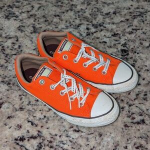 Kids Converse All-star Size 4 Orange